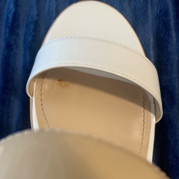 Sandals with wedge heels and adjustable ankle strap - Picture 3 of 7